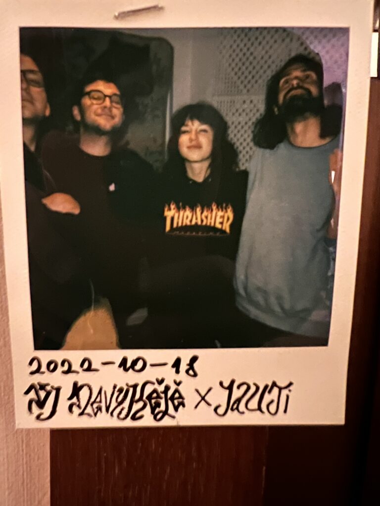 jauti ir dj nevykele / Asmeninis albumas